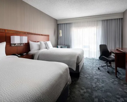 Sonesta Select Phoenix Camelback Hotels near 5 & Diner - N. 16th St.