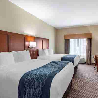 Comfort Inn & Suites Carbondale University Area Rooms