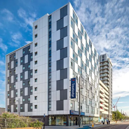 Travelodge London Stratford Отели рядом с достопримечательностью «Станция метро Homerton»