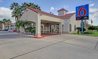 Motel 6 Edinburg, TX