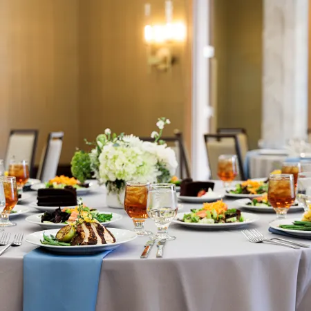 Holiday Inn & Suites NASHVILLE DOWNTOWN - BROADWAY by IHG