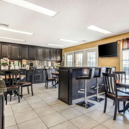 Quality Inn Bessemer I-20 Exit 108