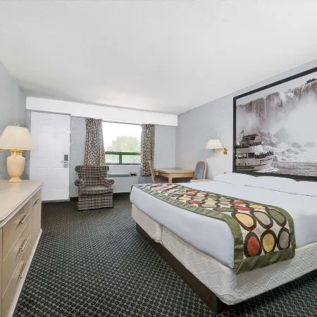 Super 8 by Wyndham Niagara Falls North