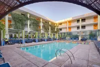 The Clarendon Hotel and Spa, BW Signature Collection - مسبح