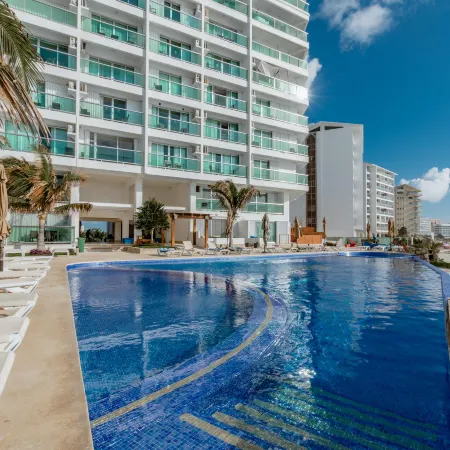 Ocean Dream Cancun by GuruHotel