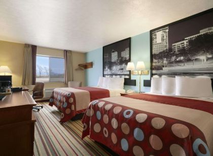 Super 8 by Wyndham Park City/North Wichita Area