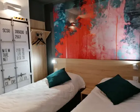 คีริยาด ไดเร็คต์ ออร์ลีองส์ - โอลิเวต - ลา ซอร์ซ โรงแรมในOlivet