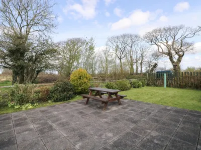 Hill Top Farm Cottage Hotels near Bluestone Resort Check-in