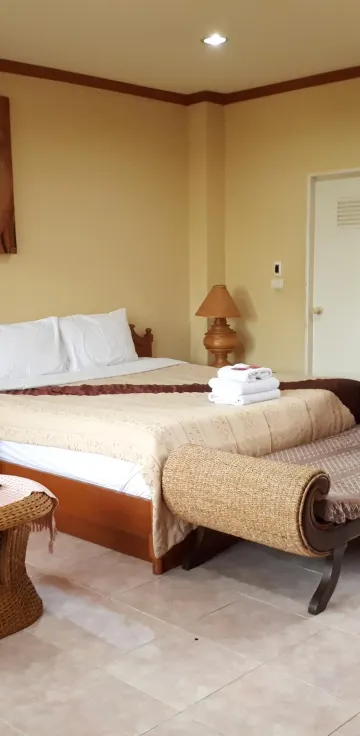 ห้องซูพีเรียร์ เตียงใหญ่ 1 เตียง