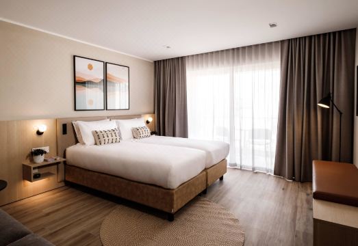 2. 스트랜드 스위트..