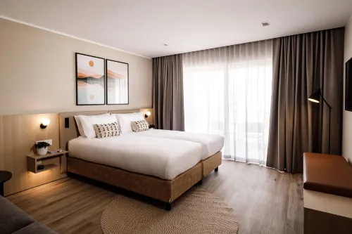 Strand Suites by Neu Collective