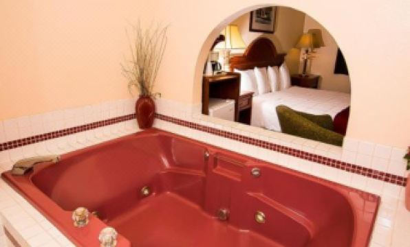Village Inn & Suites Marysville - Hizvo