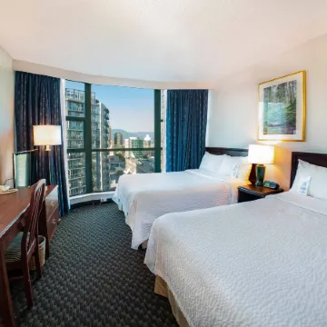 Rosedale on Robson Suite Hotel