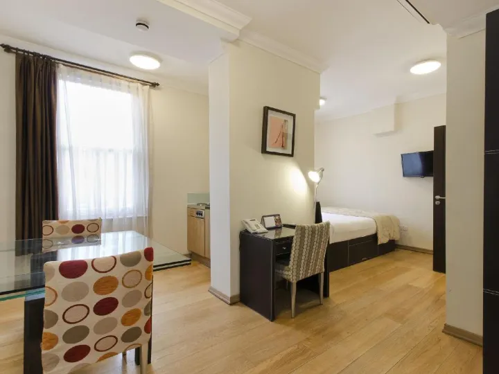 The Royale Chulan Hyde Park Hotel
