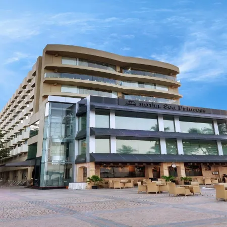 Hotel Sea Princess Отели рядом с достопримечательностью «Пляж Джуху»