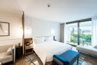 Alex Lake Zürich - Lifestyle Hotel and Suites Hotels near CEIBS Switzerland AG - CEIBS Zurich Campus