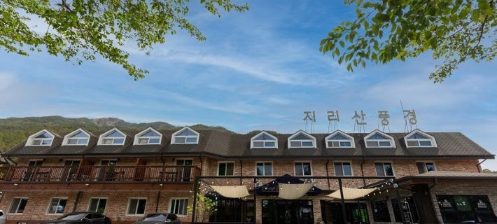 Camp Jirisan Parkview Hotels in Gurye