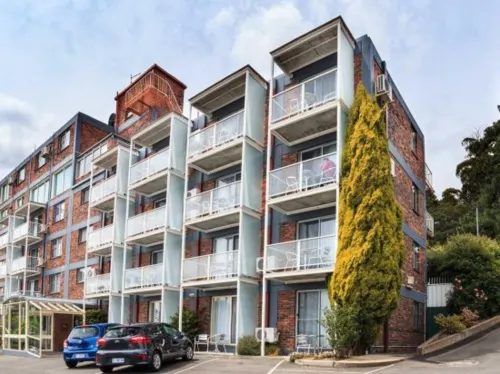 Adina Place Motel Apartments Hotels in East Launceston