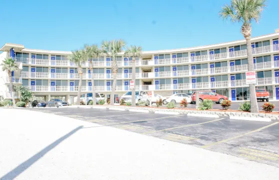 支腿海灘俱樂部