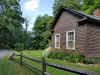 The Cabins at Healing Springs Hotels in Ashe County