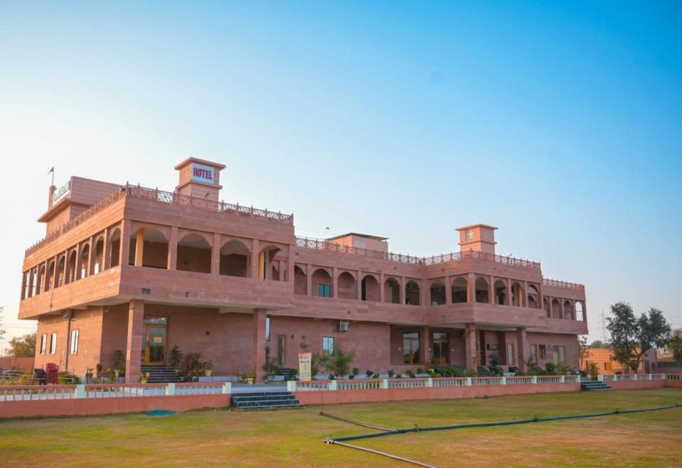 Sri Karni Heritage Resort - Housity