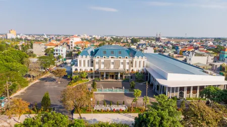 Viktor Legends Hotel Отели в г. Монгкай