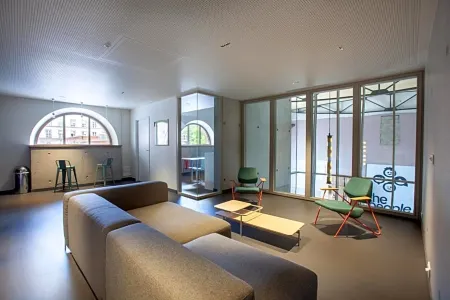 The People - Strasbourg Отели рядом с достопримечательностью «Парк Оранжри»