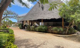 Kibanda Lodge and Beach Club