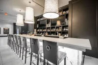 Embassy Suites by Hilton Louisville Downtown Hotel di Louisville