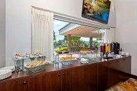 DoubleTree by Hilton Whittier Los Angeles - breakfast