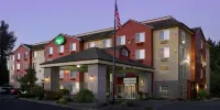 Holiday Inn Express & Suites Lincoln City