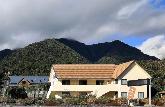 美景福克斯冰河汽車旅館