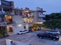 Hennoyustian Homestay Hotel dekat CV Toserba Sunan Drajat