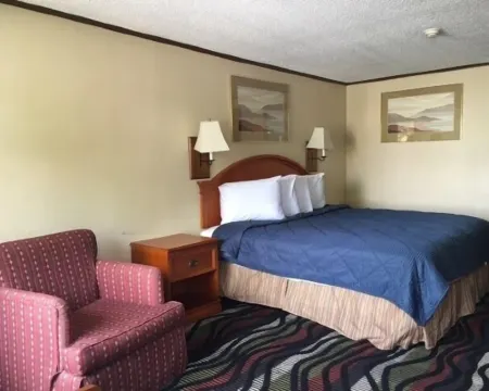 Blue Stone Inn Hotels in Fayette County