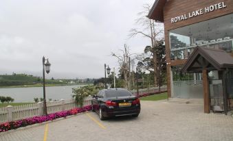 Royal Lake Hotel