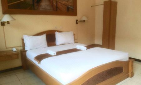 Hotel Kencana Pati - Housity