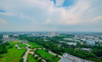 Minimalist Studio at the Oasis Apartment Near Waterboom Cikarang