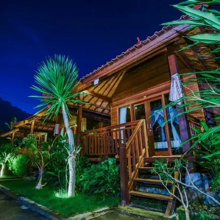 Karang Mas Villa Lembongan Отели рядом с достопримечательностью «Пляж Тамаринд»