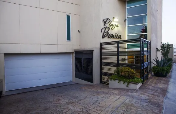 普拉亞博尼塔奢華套房公寓式酒店