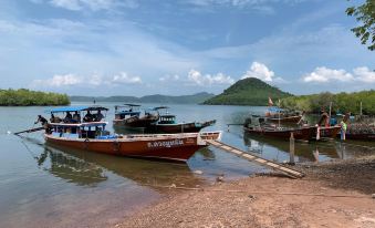 Koh Jum Aosi Beach View