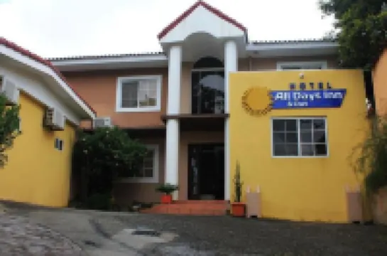 All Days Inn and Out Hotel a 