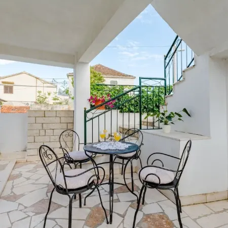 House Dinko