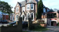 Milverton Hotel Hotels near Rusholme Pl