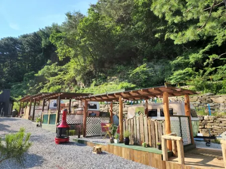 Dongducheon Picture Book Fairy Tale Village Caravan Отели в г. Тондучхон
