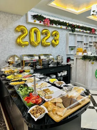 Dendi Plaza Hotel Отели рядом с достопримечательностью «Медресе Чор Минор»