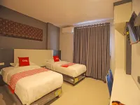 Super OYO Capital O 92096 Kuala Ulee Lheue Residence Syariah Hotels in Blang Oi