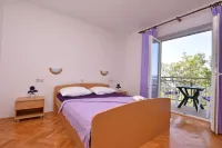 Apartment Angelina Hotels near Punta Rata Beach