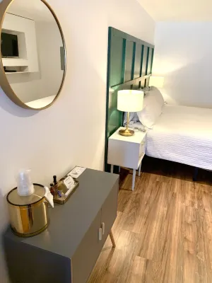The Brooks Hotel Restaurant and Lounge Hotels in 