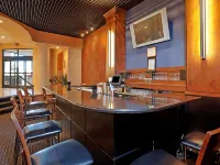 DoubleTree by Hilton Winston Salem - University - bar