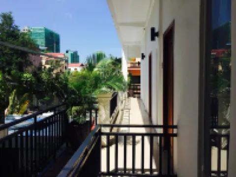 套房之家精品飯店 Confirel Showroom附近的飯店